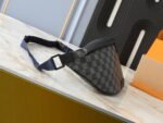Louis Vuitton Discovery Bum Bag - Image 4
