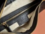 Gucci Emblem Black Grainy Leather Small Bag - Image 8