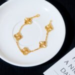 Van Cleef & Arpels Vintage Alhambra Bracelet, 5 motifs - Image 4