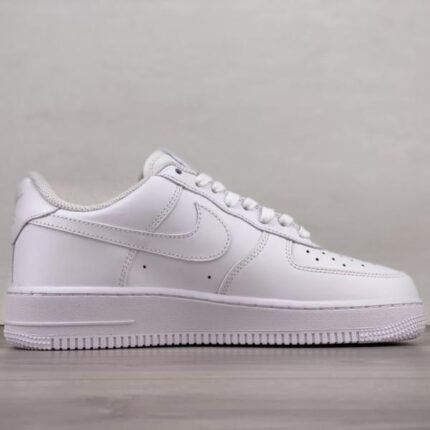 Nike Air Force Classic White - Shoes