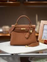 Hermes Kelly 28 Retourne Brown Gold Hardware - Image 3
