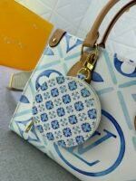 LOUIS VUITTON LV Monogram Canvas Onthego Bag - Image 7