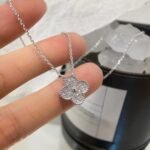 Van Cleef & Arpels Alhambra pendant, Two Size - Image 5