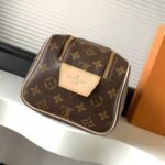 [TOP]Louis Vuitton LV Dopp kit toilet pouch - Image 5