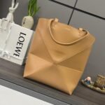 Loewe Puzzle Fold Tote in shiny calfskin Medium Brown - Bag