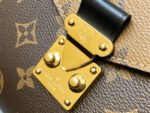 [TOP] Louis Vuitton Pochette Métis Handbag - Image 7