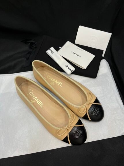 CHANEL Black and Beige Leather CC Bow Ballet Flats-Shoes