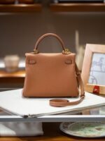 Hermes Kelly 28 Retourne Brown Gold Hardware - Image 4