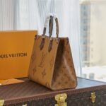 LOUIS VUITTON LV Monogram Canvas Onthego MM Long Strap - Bag - Image 3