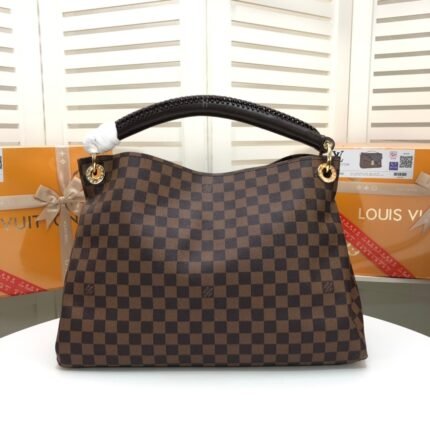 Louis Vuitton Artsy MM