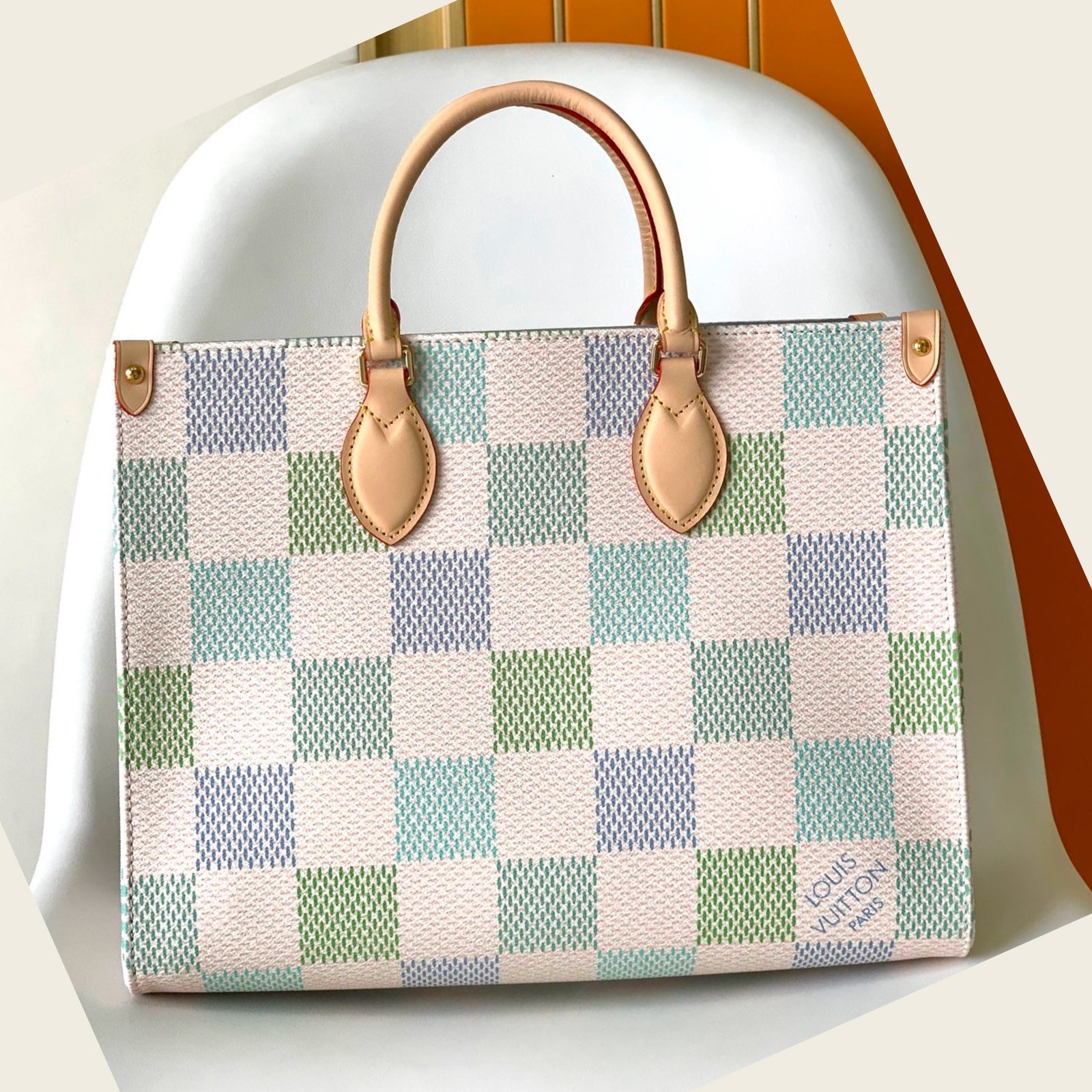 80a51fc38757a32ee91c65dfa1e8c010 LOUIS VUITTON LV Monogram Canvas Onthego MM Pistachio - Bag - Image 1