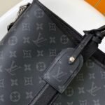 [TOP] Louis Vuitton LV Weekend Tote - Image 6