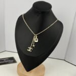 Chanel Starfish Perfume Pendant Necklace - Image 6