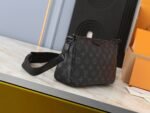 Louis Vuitton Pochette Accessoire XL Black - Bag - Image 4