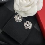 Chanel Bouton de Camélia earrings - Image 4