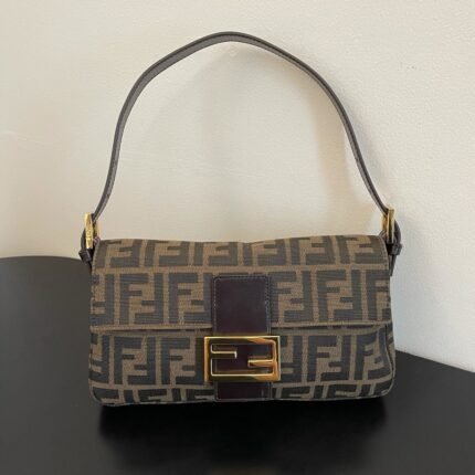 Fendi Zucca Mamma Baguette with golden accessories - Bag