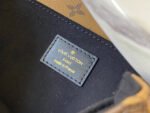 [TOP] Louis Vuitton Pochette Métis Handbag - Image 4