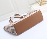 Burberry Reversible Shopping Bag - Logo Camel Bag - Image 6