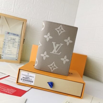 Louis Vuitton LV Wallets Card Holders Passport Holder - Wallet