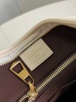 Louis Vuitton LV CarryAll PM - White Bag - Image 8