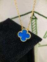 Van Cleef & Arpels Alhambra pendant, Two Size - Image 8