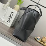 Loewe Puzzle Fold Tote in shiny calfskin Medium Black - Bag - Image 3