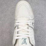 Louis Vuitton Sneakers white - Shoes - Image 4