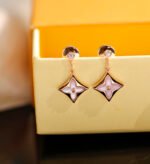 Louis Vuitton LV Color Blossom BB Star Ear Studs, Pink gold, Pink Mother of pearl and diamonds - Earrings - Image 5