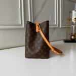 Louis Vuitton LV NeoNoe MM Bucket Bag - Image 4
