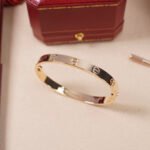 Cartier LOVE Bracelet, Classic Model - Image 4