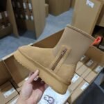 UGG Classic Dipper flatform boots - Shoes - Image 11