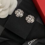 Chanel Bouton de Camélia earrings - Image 7