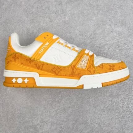 Louis Vuitton Sneakers yellow - Shoes