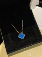 Van Cleef & Arpels Alhambra pendant, Two Size - Image 5