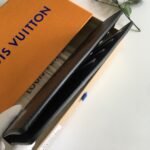 Louis Vuitton Wallet - Image 5