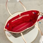 Louis Vuitton Neverfull Bandoulière Inside Out MM Size Rouge Sari Bag - Image 7