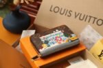 [TOP]Louis Vuitton New York Mascot Vivienne Zipper Coin Purse Bag - Brown - Image 8