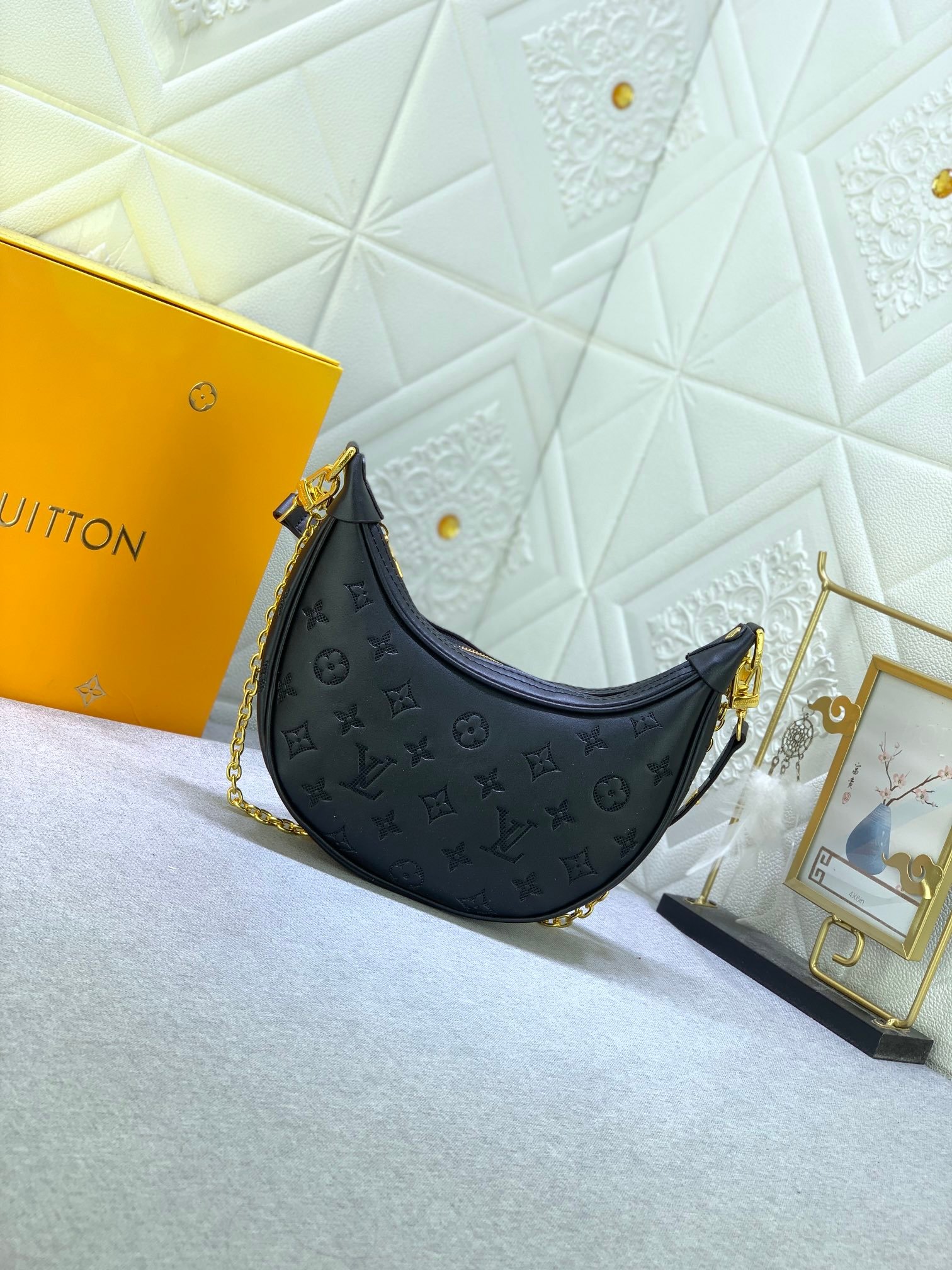 aa7ab3718bb888cffe709f14e6a98b7b LOUIS VUITTON LV Bag Loop Hobo in Black - Bag - Image 1