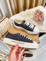 Burberry New Listing Temperament White Shoes - Black Shoes - Image 5