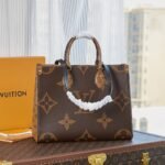 LOUIS VUITTON LV Monogram Canvas Onthego MM Long Strap - Bag - Image 4
