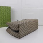 Gucci GG Emblem Maxi Black tote bag - Image 8
