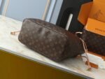 Louis Vuitton Neverfull Bandoulière Inside Out MM Size Khaki Bag - Image 5