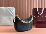 Gucci Emblem Black Grainy Leather Small Bag - Image 6
