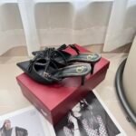 Valentino Garavani Black French Bow Heels - Image 2