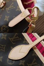 [TOP] Louis Vuitton Neverfull Bandoulière Inside Out MM Size Pink Pondichery Bag - Image 10