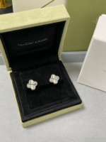 Van Cleef & Arpels Earrings - Image 7