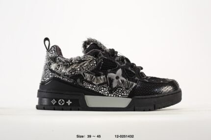 Louis Vuitton Sneakers Black - Shoes