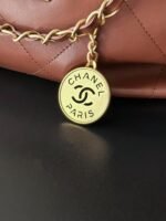 [TOP]CHANEL 22 HANDBAG Shiny Calfskin & Silver-Tone Dark Brown Bag - Image 10