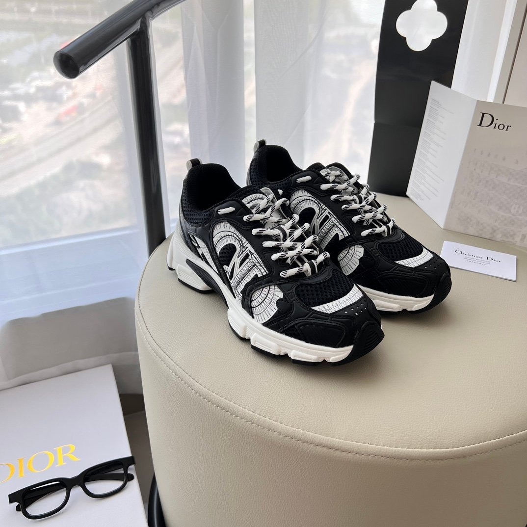 dc01175c222a890264835826b56d69d9 Dior Chrono Classic Black Sneaker - Shoes - Image 1
