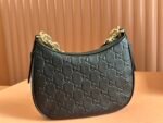 Gucci Emblem Black Grainy Leather Small Bag - Image 2